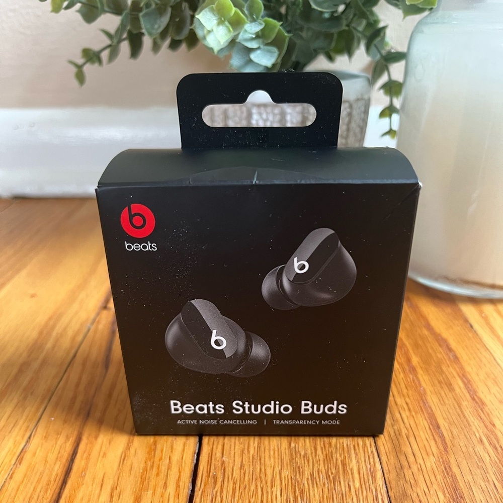 Beats Studio Buds